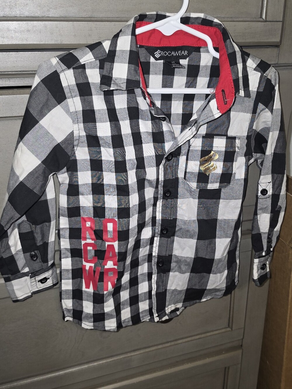 Rocawear Boys' Black & White Plaid Button-Up Shirt with Red Accent